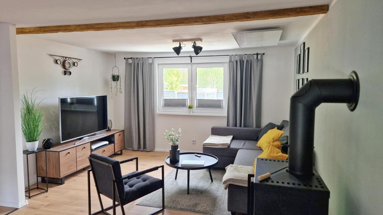 Ferienhaus Seeoase mit Kamin - Badestelle fußläufig Joachimsthal Exterior foto